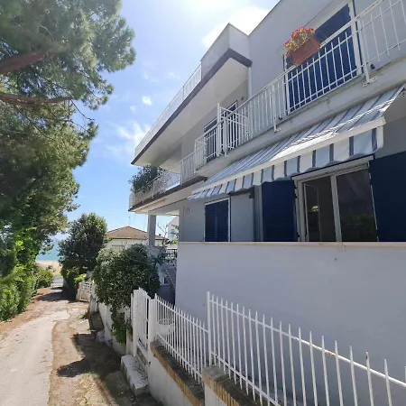 Apartamento R31 - Numana: Trilocale Con Terrazzo Vista Mare Numana