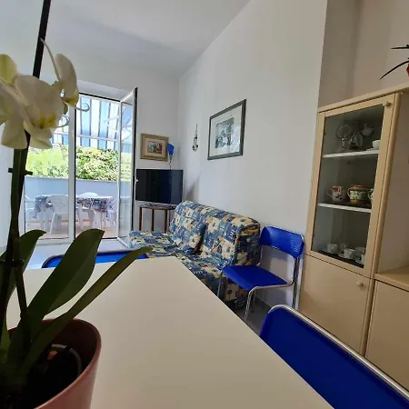 R31 - Numana: Trilocale Con Terrazzo Vista Mare Numana