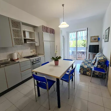 Lägenhet R31 - Trilocale Con Terrazzo Vista Mare