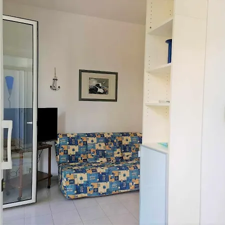Apartment R31 - Numana: Trilocale Con Terrazzo Vista Mare Numana