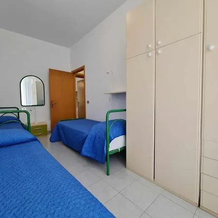 R31 - Numana: Trilocale Con Terrazzo Vista Mare
