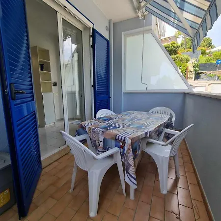 Apartment R31 - Numana: Trilocale Con Terrazzo Vista Mare *