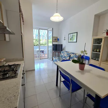 Apartment R31 - Numana: Trilocale Con Terrazzo Vista Mare *