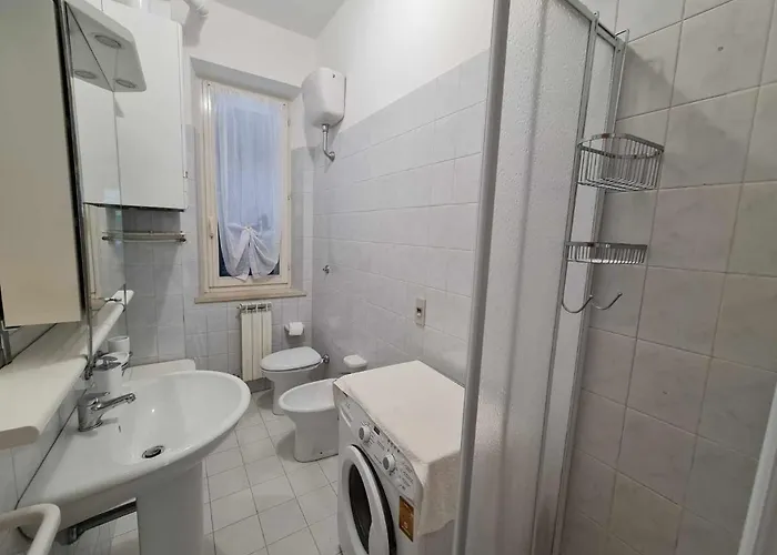 Apartamento R31 - Numana: Trilocale Con Terrazzo Vista Mare